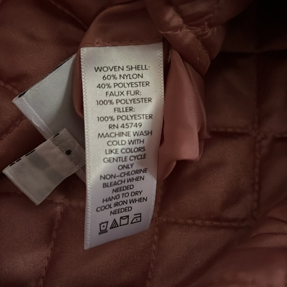 D&Co denim and company Reversible quilted/fuzzy vest women’s Large - Picture 8 of 8